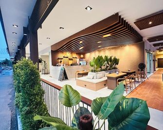 O2 Grand Suvarnabhumi Airport - Free Scheduled Shuttle from Hotel to Suvarnabhumi Airport - Bang Phli
