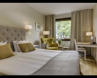 Hotell Bellevue - Hjo - Bedroom