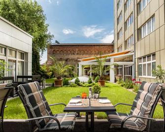 Best Western Plus Delta Park Hotel - Mannheim - Patio