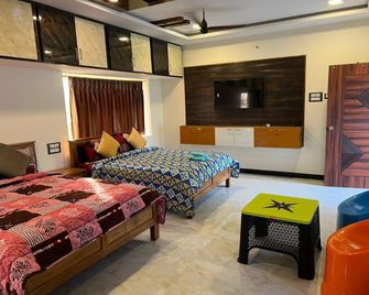 Coco Holidays - Coimbatore - Slaapkamer