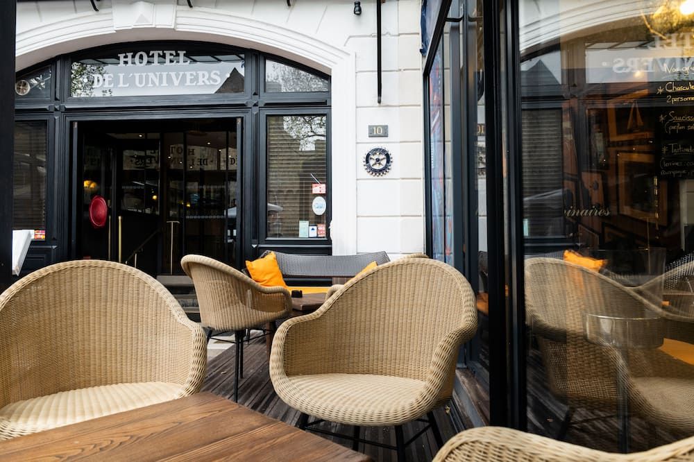 Hotel De L'univers thumbnail 3