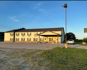 Columbus Motel - Columbus Junction - Building