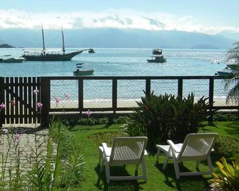 Pousada Ancoradouro - Vila do Abraao - פטיו