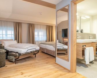 Gasthof zur Post - Bad Wiessee - Slaapkamer