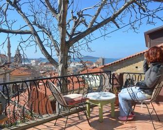 Taksiyarhis Pension - Ayvalik - Parveke