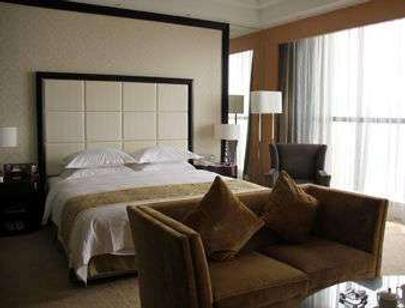 Ramada Plaza by Wyndham Weifang - Weifang - Bedroom