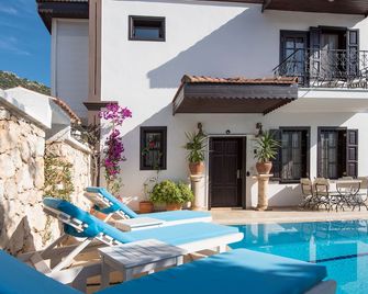 Villa Alarahan in central Kalkan Old Town with private heated pool, no taxis! - Kalkan - Piscine