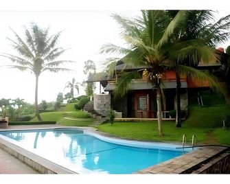 Dago Heuvel Resort - Bandung - Pool