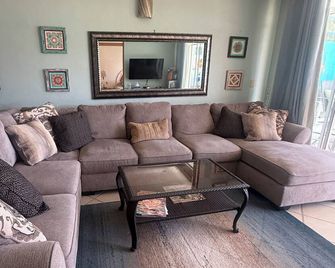 Casa Bliss is your ideal holiday getaway with ocean and golf course views - San José del Cabo - Sala de estar