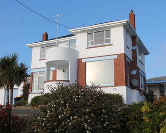 Bluff Ocean Vista Motel And Accommodation - Bluff - Gebouw