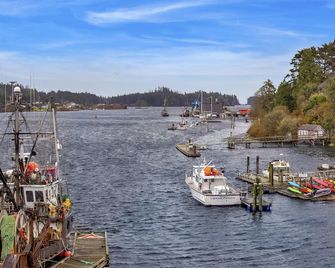 The Moorage - Ucluelet - Outdoors view