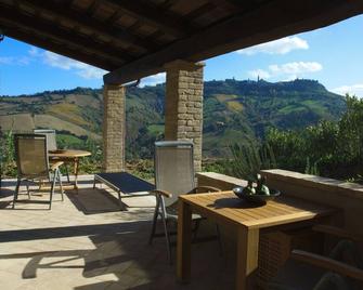 Ferienwohnung Il Gufo von La Casa di Petra - Ripatransone - Balkon