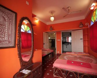 Holi-Wood Guesthouse - Pondicherry