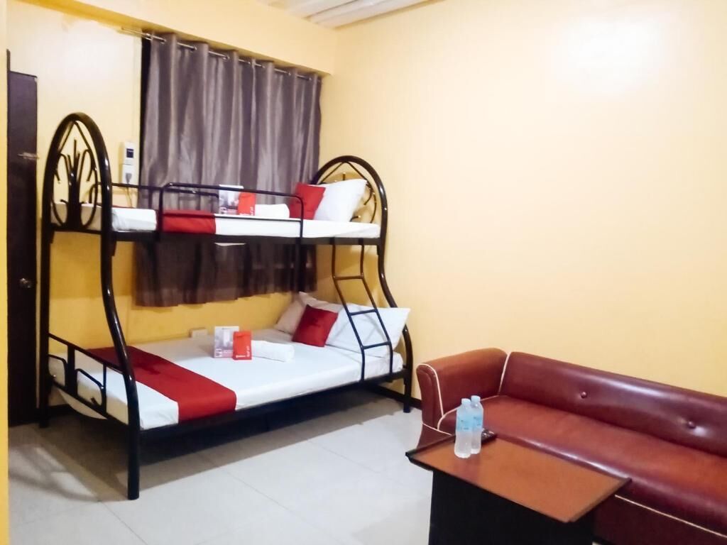 RedDoorz near Baclay Drive Super Metro - Cebu