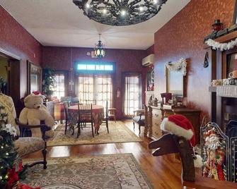 Casa Coquina del mar Bed and Breakfast - Titusville - Wohnzimmer