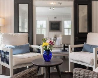 The Platinum Pebble Boutique Inn - Adults Only Property - West Harwich
