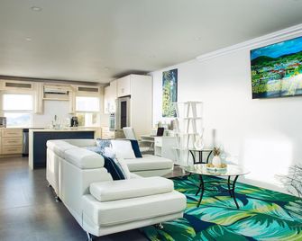 La Vue de Basseterre Apartments - Luxury in Bird Rock - باسيترّ - غرفة معيشة