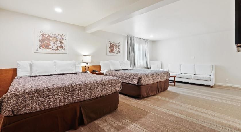 Brookhurst Plaza Inn