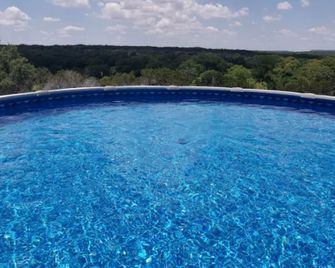 Stylish Garage Apartment by Reese Creek - Killeen - Pool