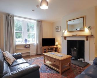 Gunroom Cottage, Pet Friendly, With A Garden In Strathpeffer - Strathpeffer - Living room
