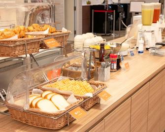 Comfort Hotel Hachinohe - Hachinohe - Matsal