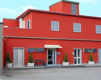 Bed And Breakfast Aereoparking - Nápoles - Edificio