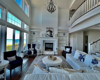 Oceanfront at Sandy Point Shores. - Ferndale - Living room