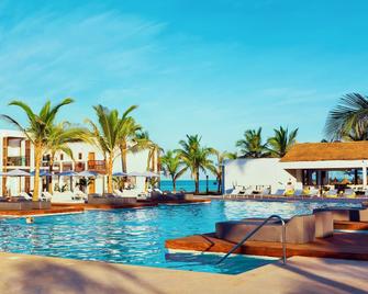 Tamala Beach Resort - Kanifing - 游泳池