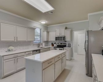 Near Denton, Flower Mound and Highland Village 3 BR! - Corinth - Kitchen