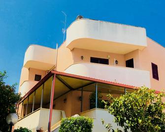 Villa Aurora B&B - Μπάρι - Κτίριο