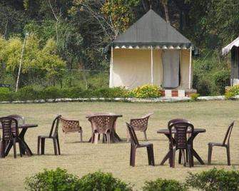Derra Camp & Resorts - Dehradun - Patio