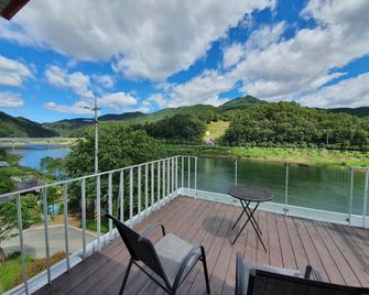 Noilriver Pension - Hongcheon - Balcony