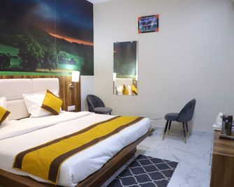 Hotel Virasat Palace By Grb - Mathura - Habitación