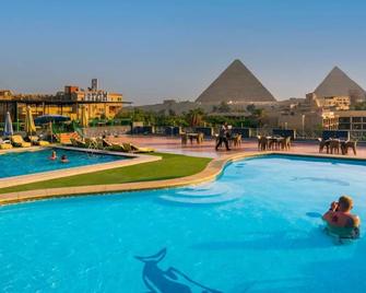 Regency Pyramids View - Kairo - Pool