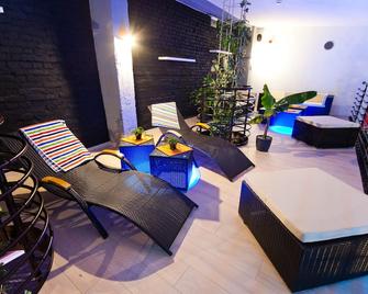 Hotel Malinowski Business - Gliwice - Patio