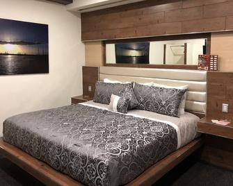 Hotel Bugambilias - Ensenada - Bedroom