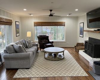 Walk to Downtown, Campus, and Stadium! Book Now! - Clemson - Living room