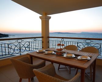 Picture Suites - Agios Stefanos - Balcon