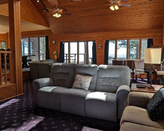 Cedar Lodge on Lake Michigan - Naubinway - Sala de estar