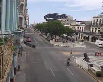 Trocadero 111 The Best Breakfast - La Habana - Edificio
