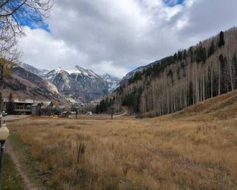 Etta Place 1 by AvantStay Ski In Ski Out Unit w Views of the Slopes - Telluride - Outdoors view