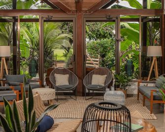 Surf Synergy - Jacó - Patio