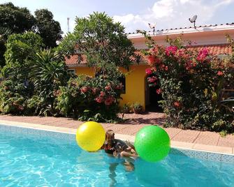 Penny's Home Stay Resort - Ban Chang - Piscina