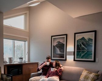Mount Robson Inn - Jasper - Vardagsrum