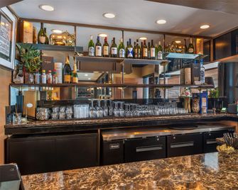 Best Western Plus Columbia River Hotel - Trail - Bar