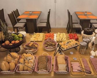 Pousada Villa D'Ouro - Penha - Buffet