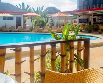 Alona Vida Beach Hill Resort - Panglao - Pool
