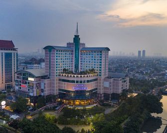 Hotel Ciputra Jakarta managed by Swiss-Belhotel International - ג'קרטה - בניין