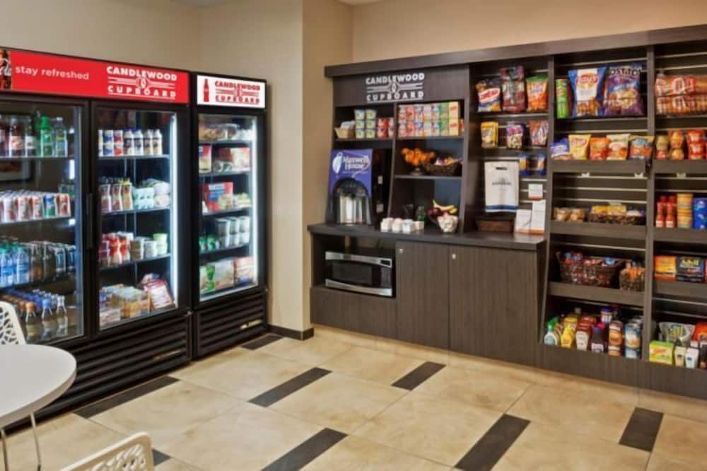 Shop view of Candlewood Suites Newark South - University Area