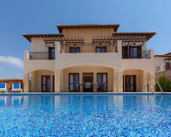 Villa Paphitiko - Five Bedroom Resort, Sleeps 10 - Kouklia - Pool